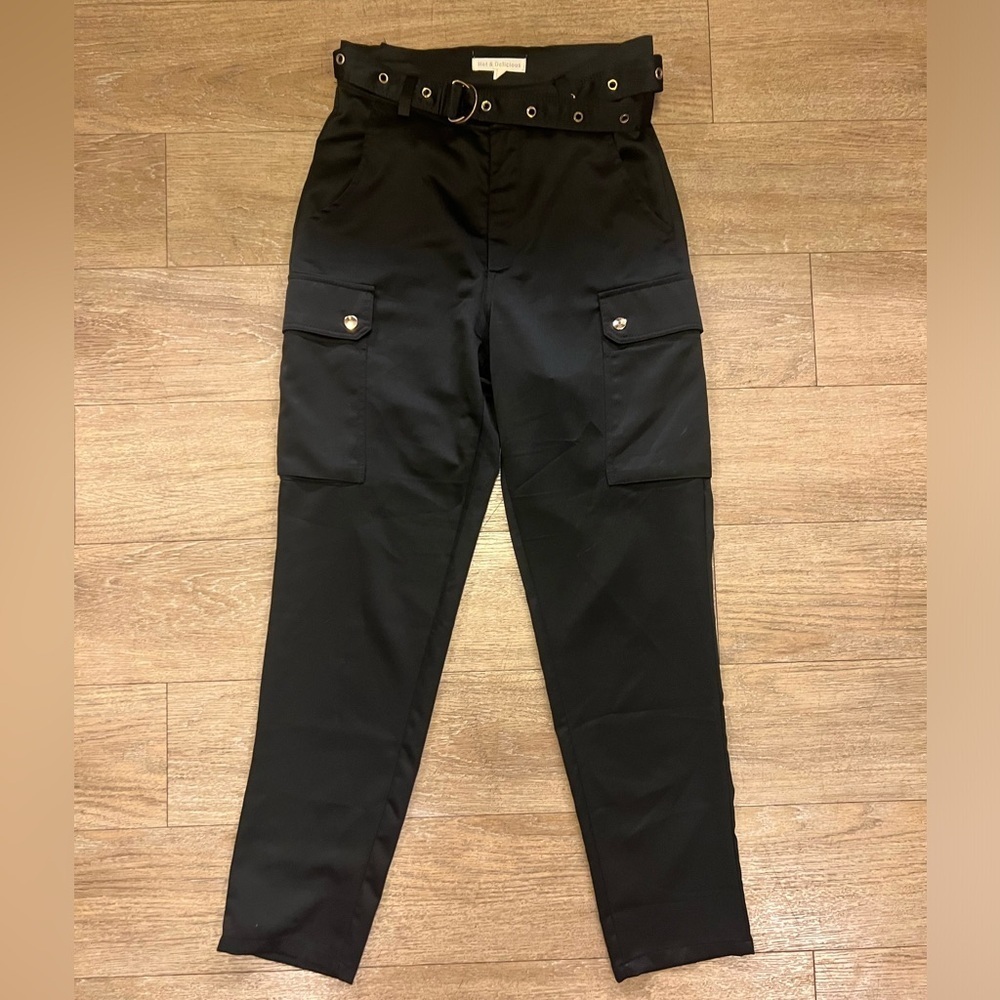High rise satin cargo pants women’s size small